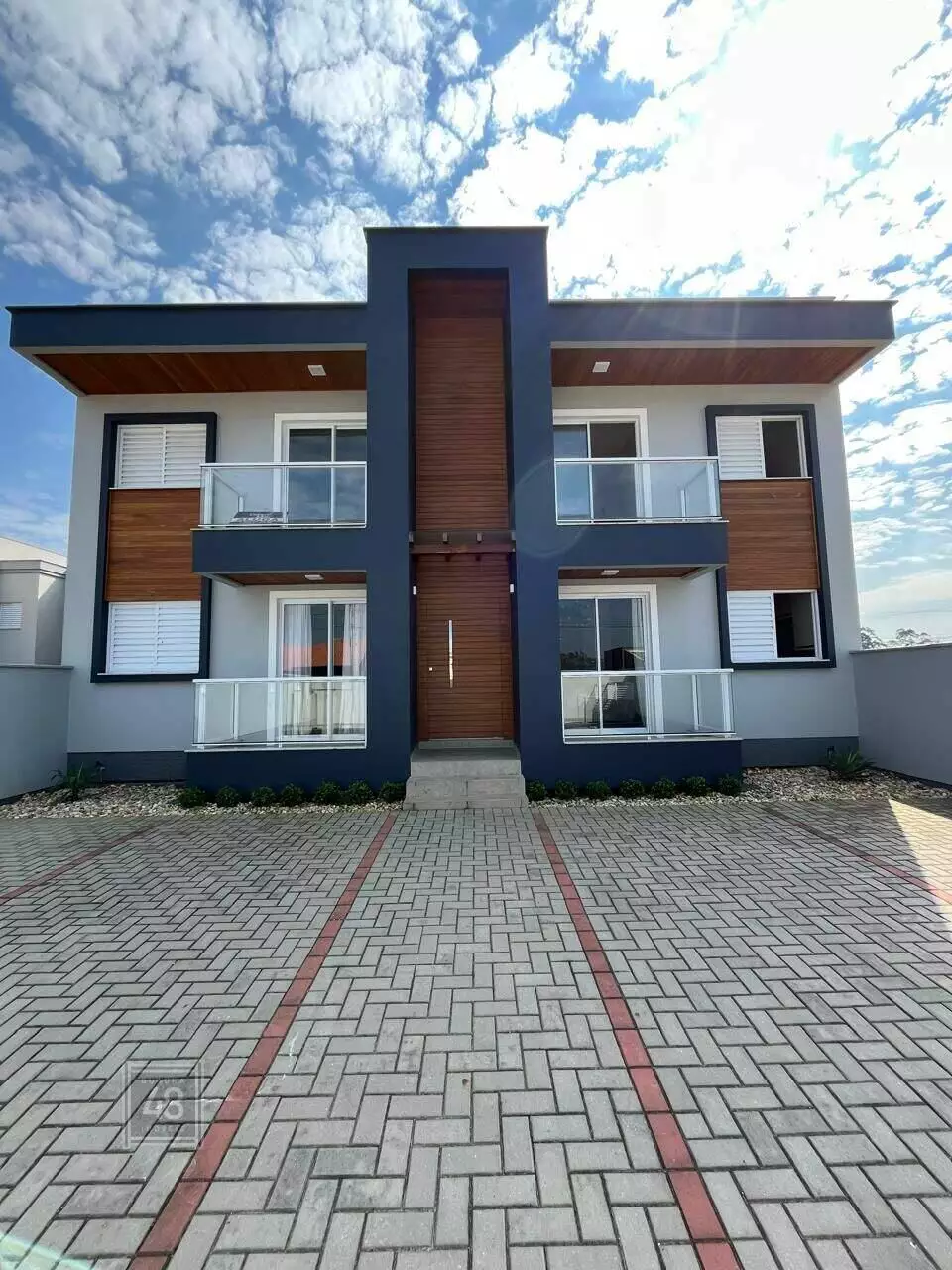 Casa 2 Quartos c/ Sacada